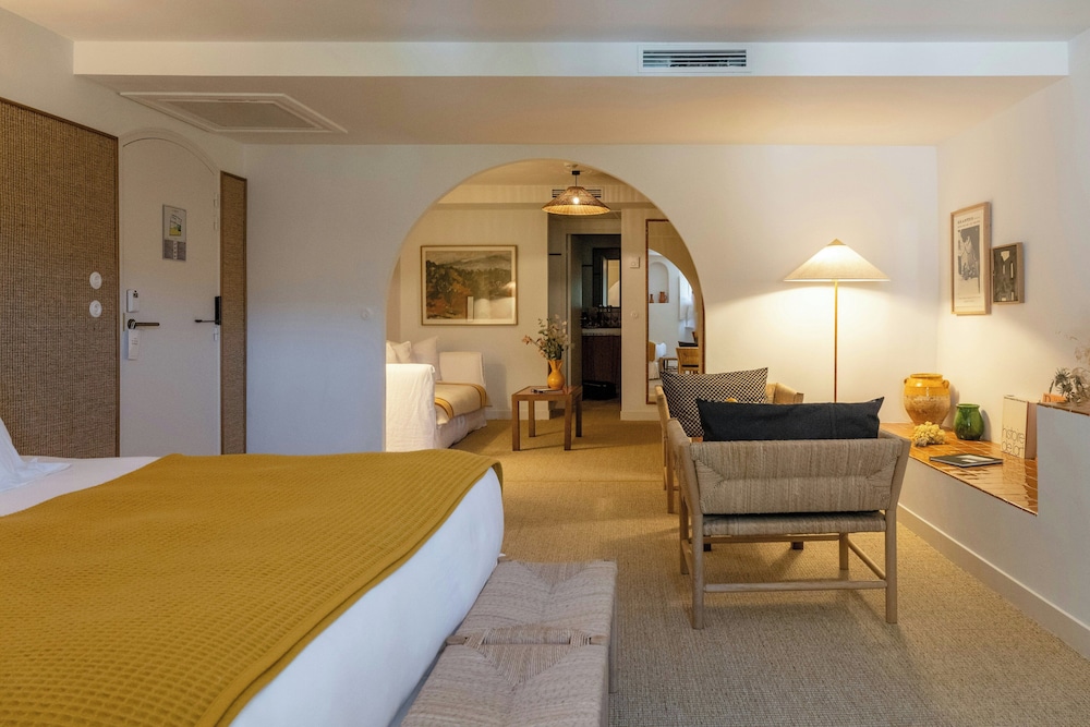 Family Suite, Junior Suite, King Bed, Sofa