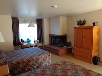 Pacific Gardens Inn 42/64