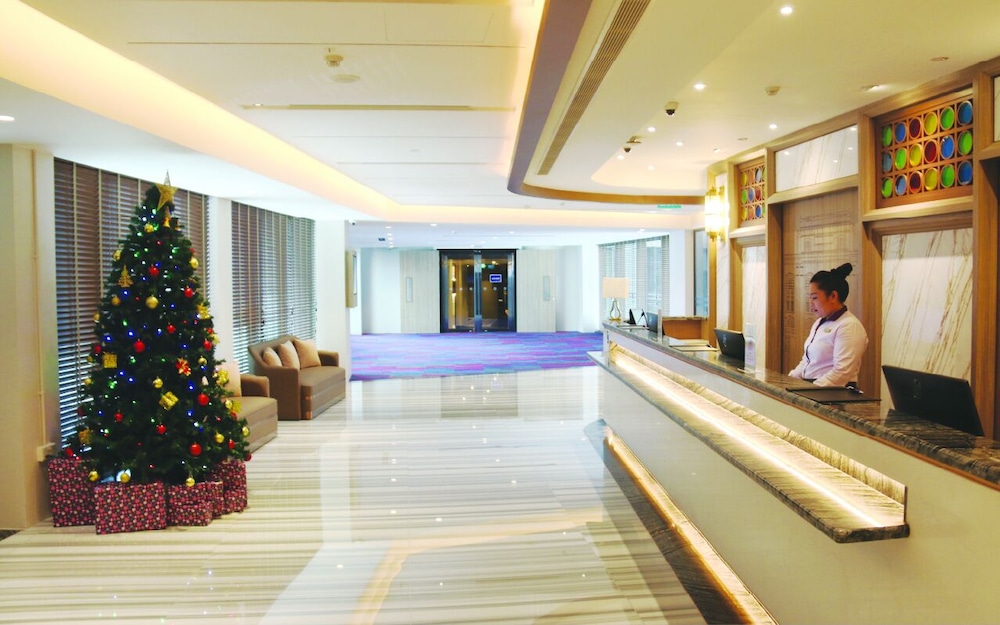 Lobby at Aqueen Prestige Hotel Lavender, SINGAPORE