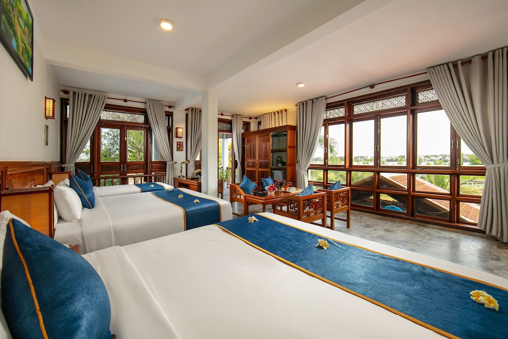 FAMILY, SUITE, WITH VIEW