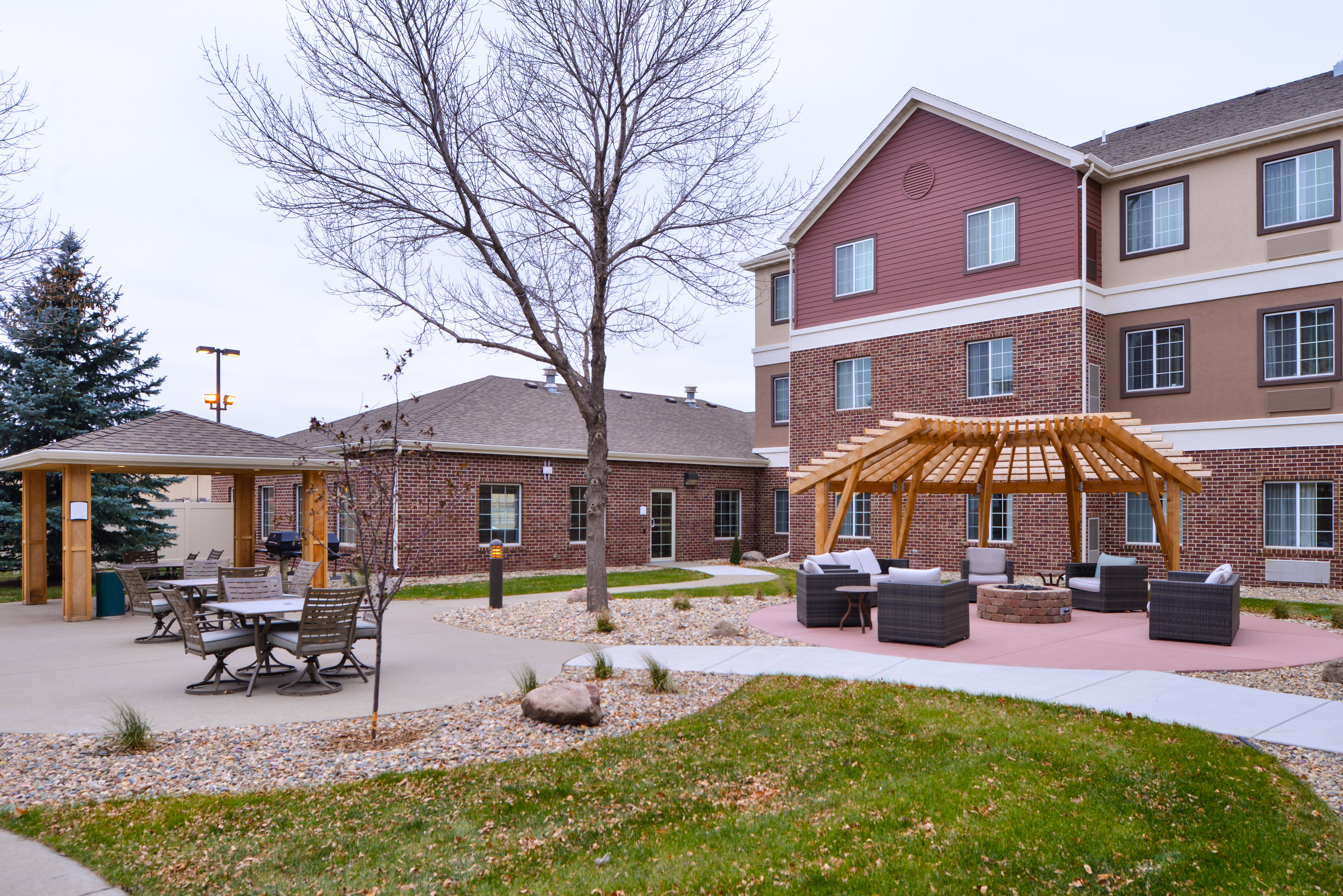 Staybridge Suites Sioux Falls At Empire Mall 51/54