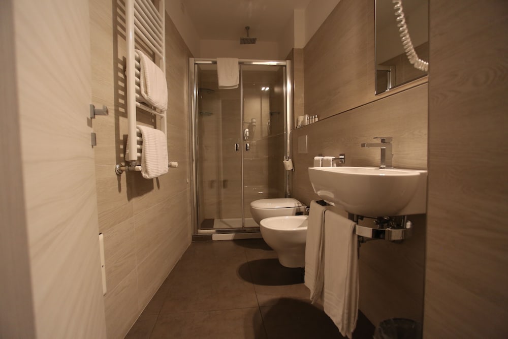 HOTEL EUBEA 32/79