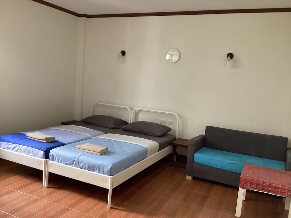 DELUXE, TWIN BEDS