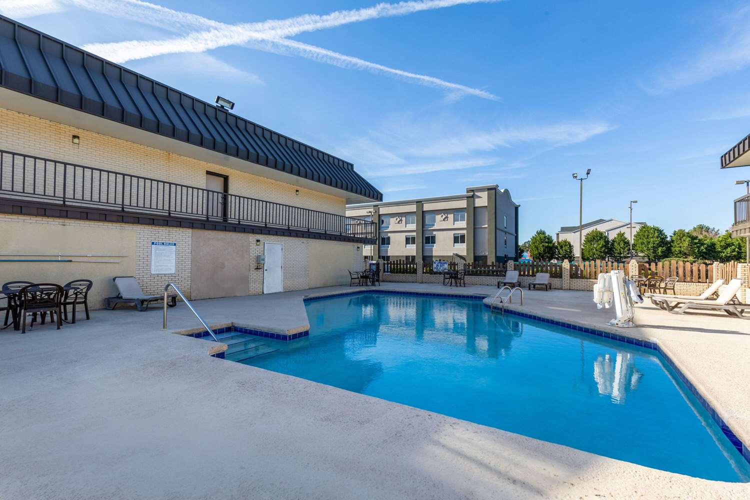 Days Inn by Wyndham Florence/I-95 North 10/42