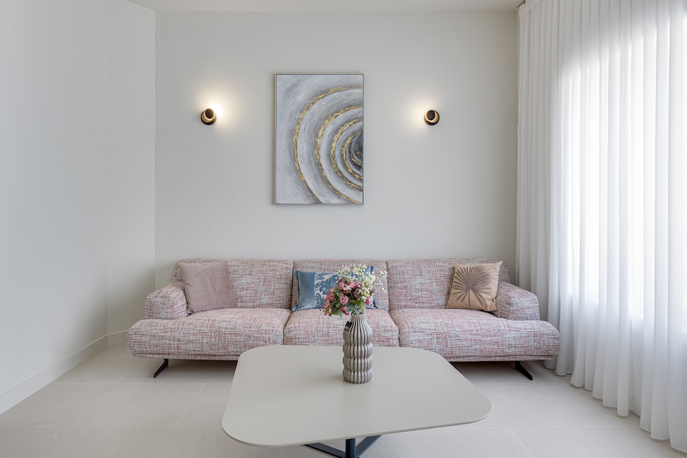 Thiramenous Residence 18/29