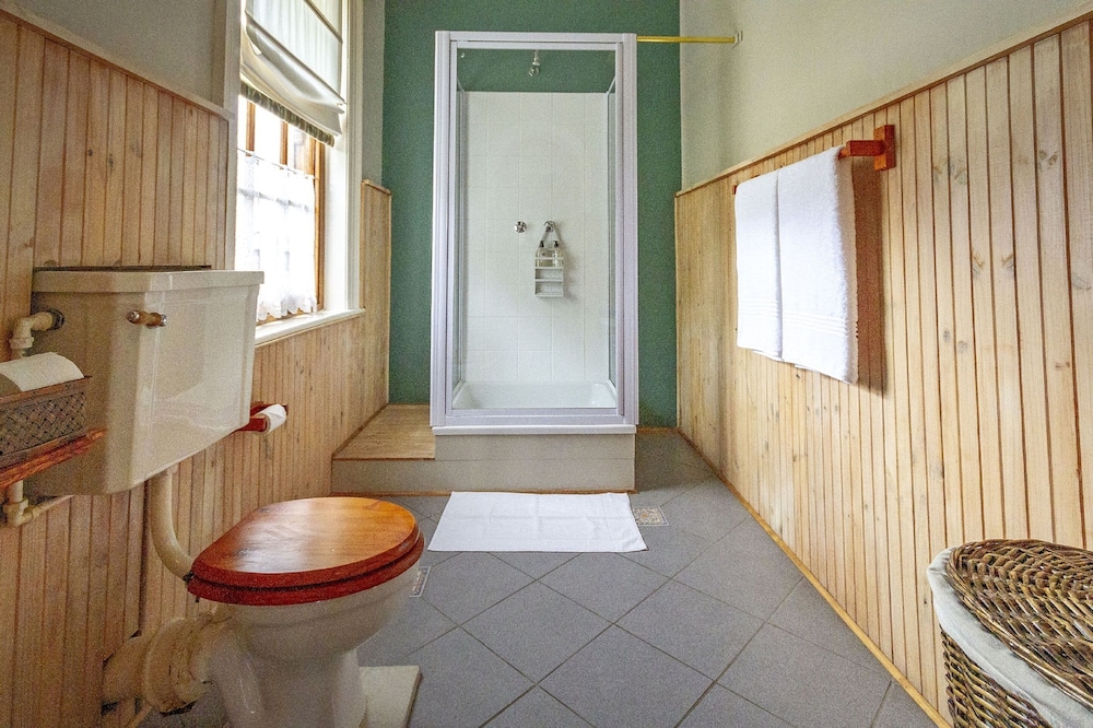 Airlies Guest House 46/50