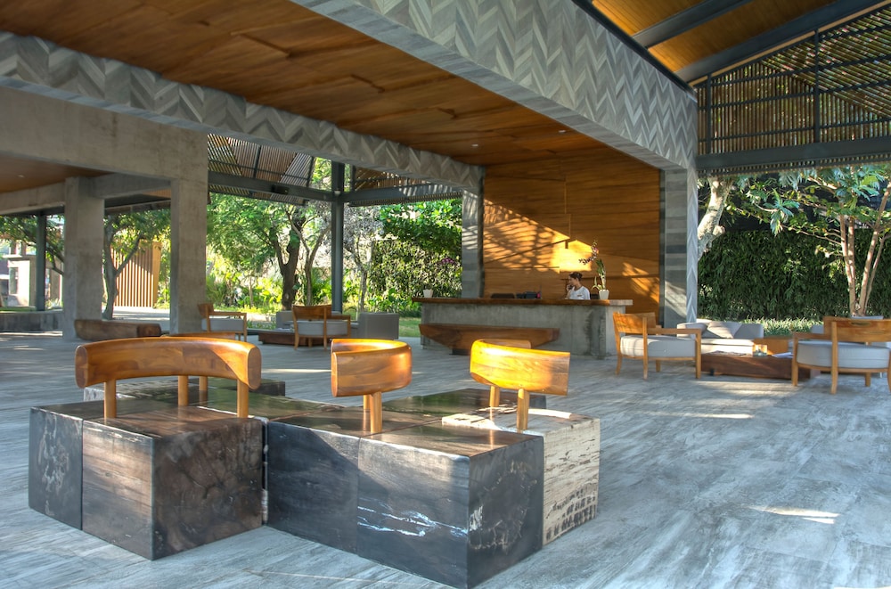Katamaran Hotel And Resort 7/74