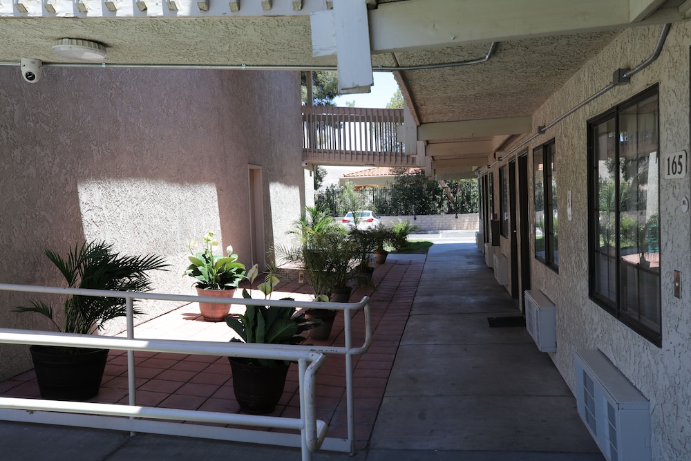 Motel6 Barstow, CA 52/57