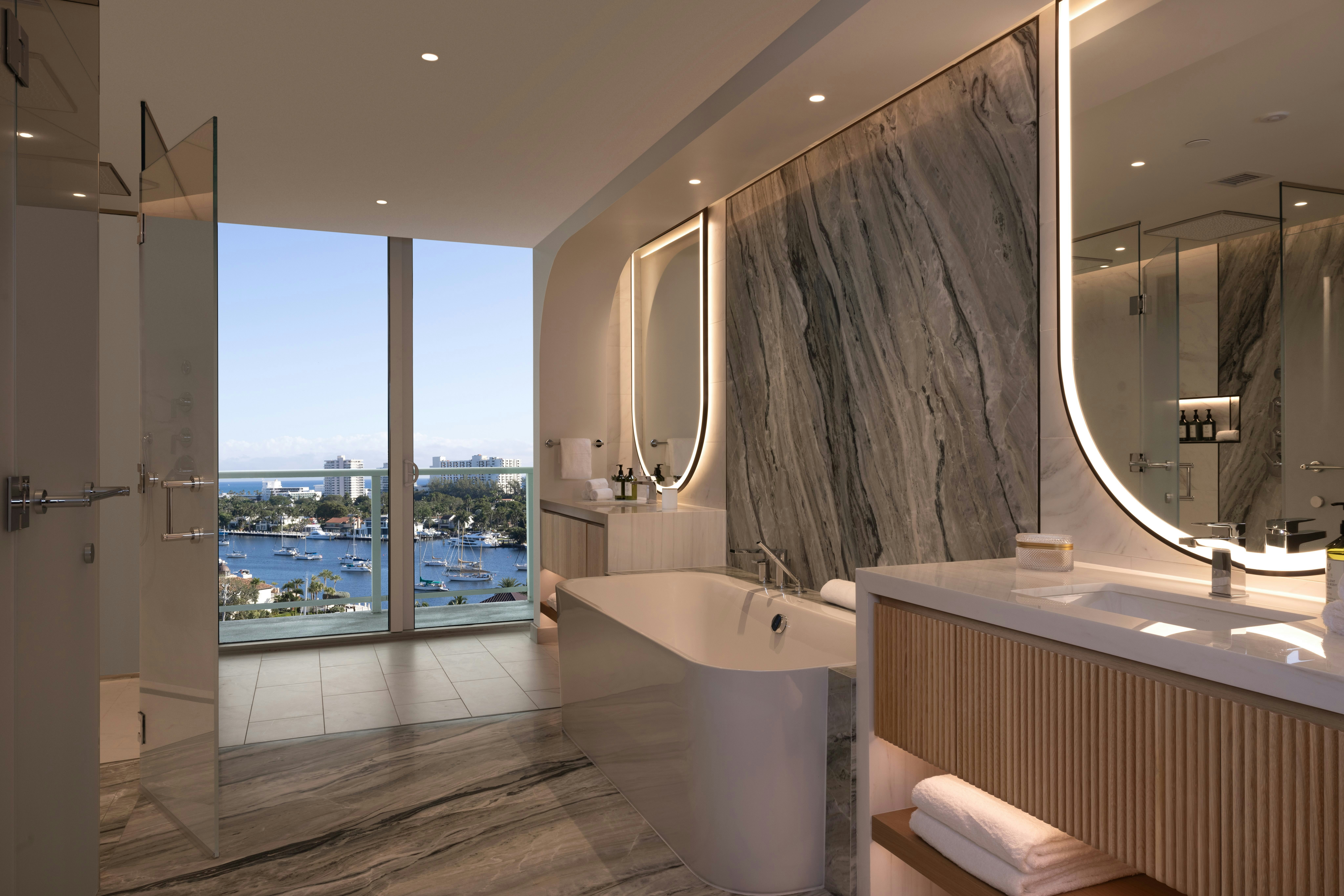 Pier Sixty Six Hotel And Marina 40/69