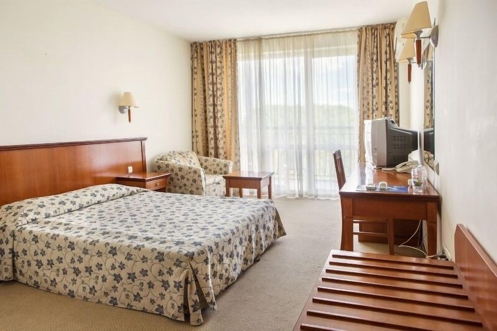 Hotel Yo 7/16