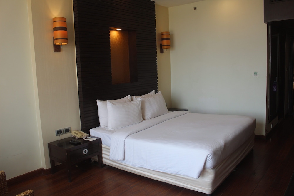 ROYAL ORCHID CENTRAL KIREETI 20/63
