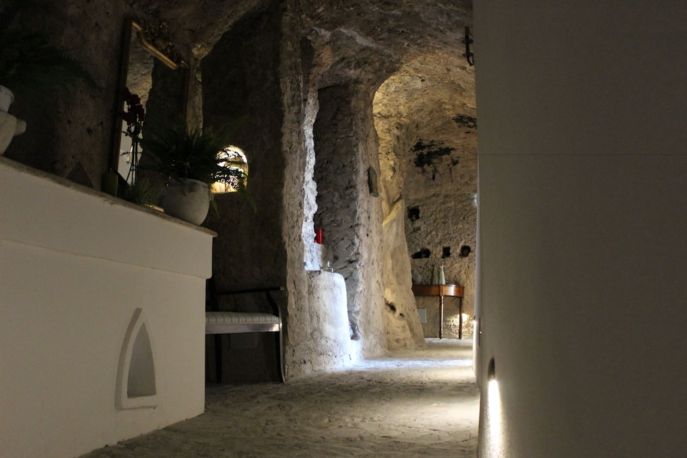 Badia Santa Maria De' Olearia 62/66