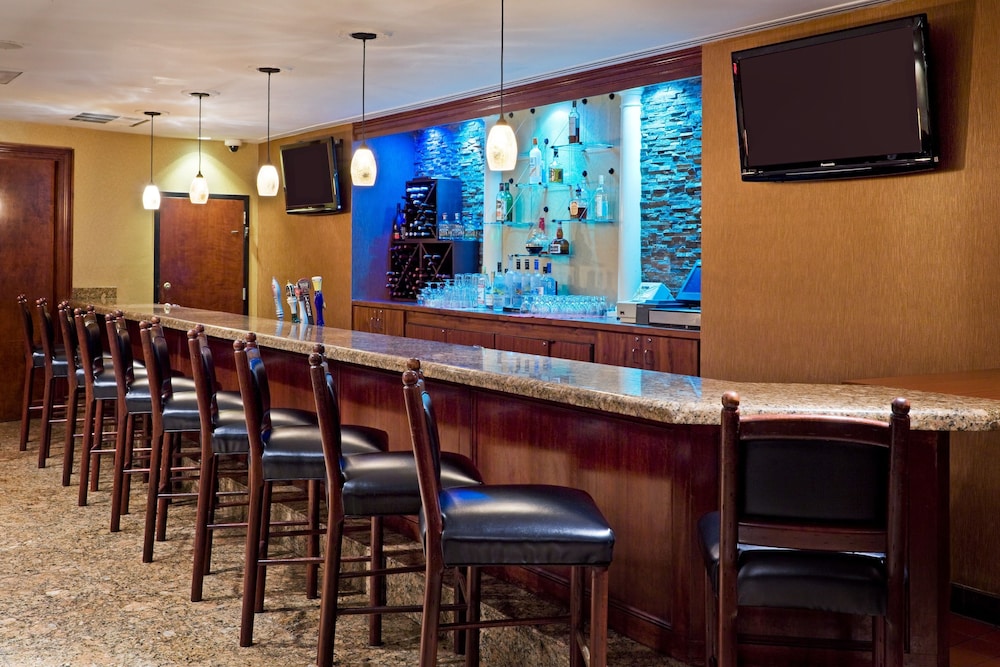 Crowne Plaza Edison 39/51