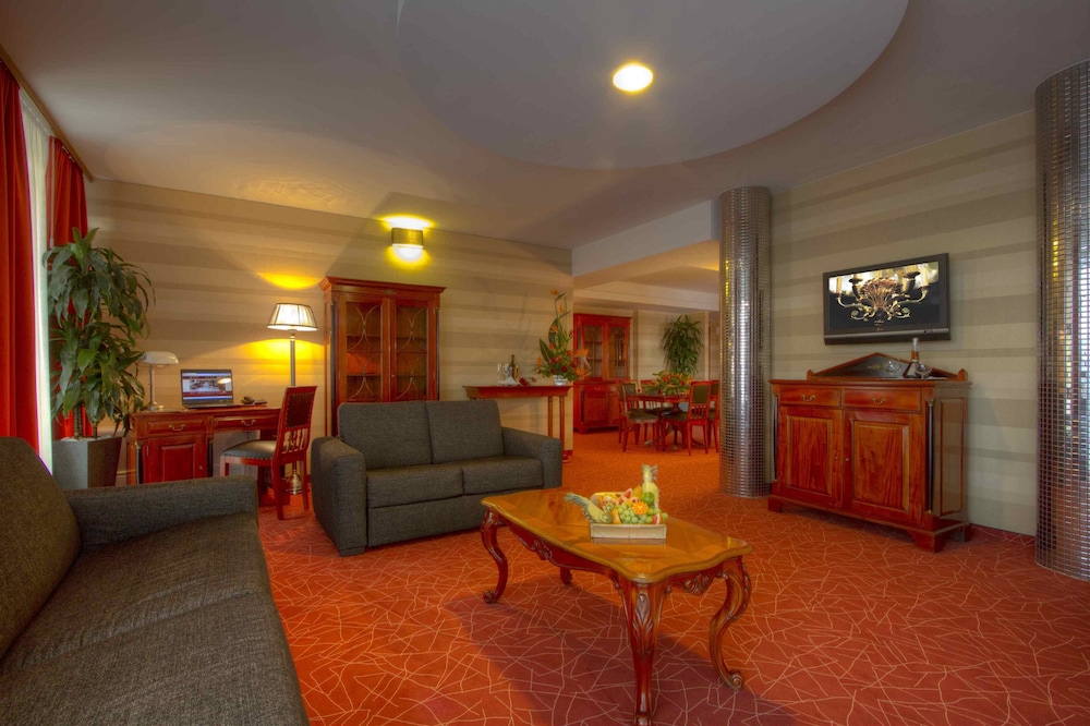 Divinus Hotel 45/71
