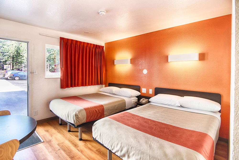 2 Full Beds - Premium, Micfridge