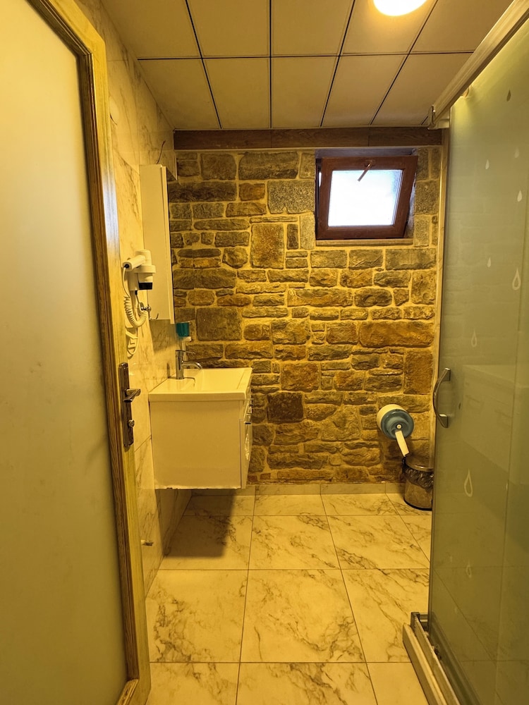 Gokceada Yakamoz Motel 50/50