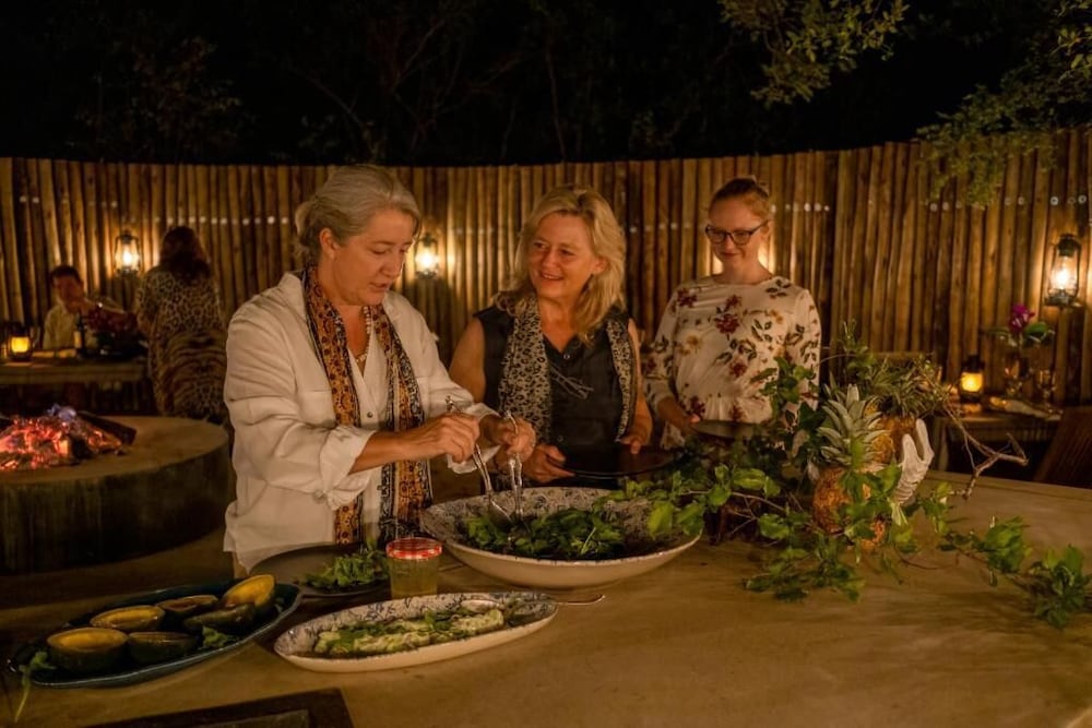 Safari Moon Luxury Bush Lodge 33/50