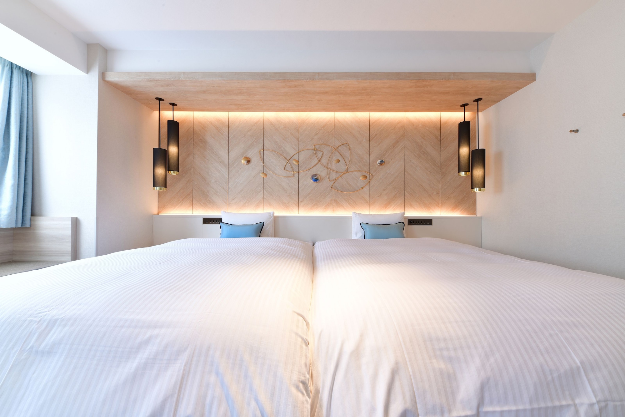 ROOM, TWIN BEDS