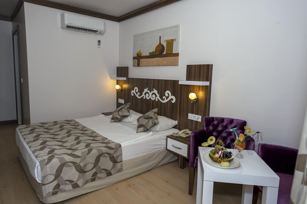 Akalia Suite Hotel and Spa 11/37