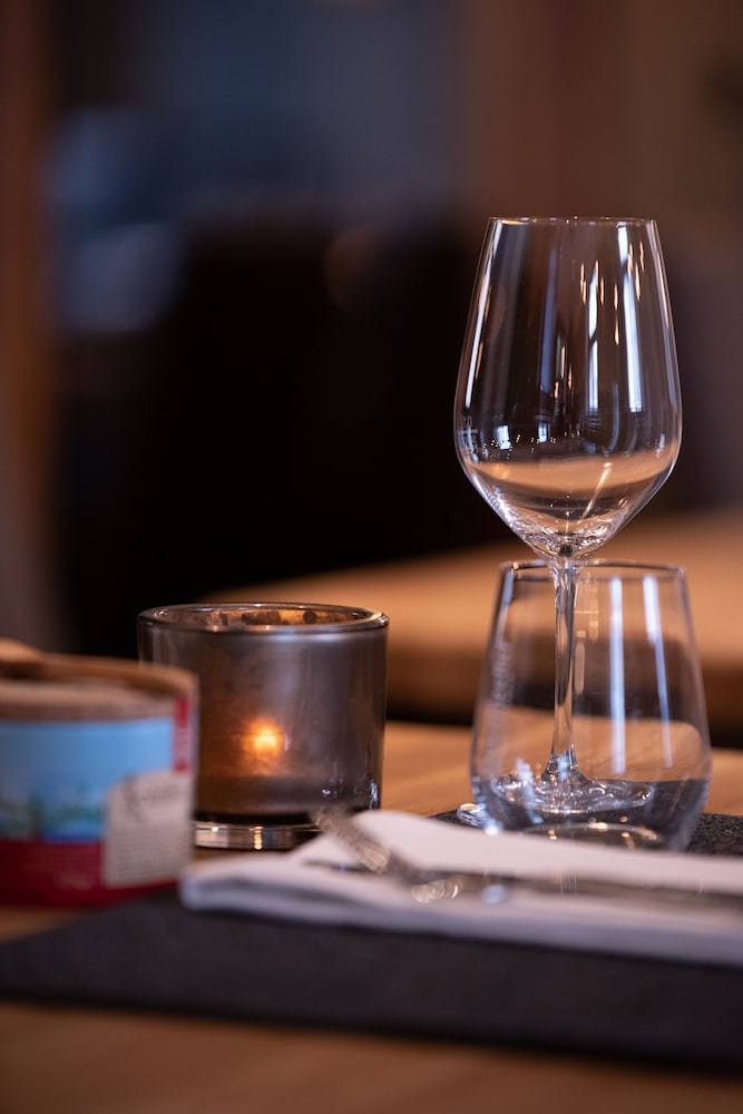 BOUTIQUE HOTEL SOCIETE 12/43