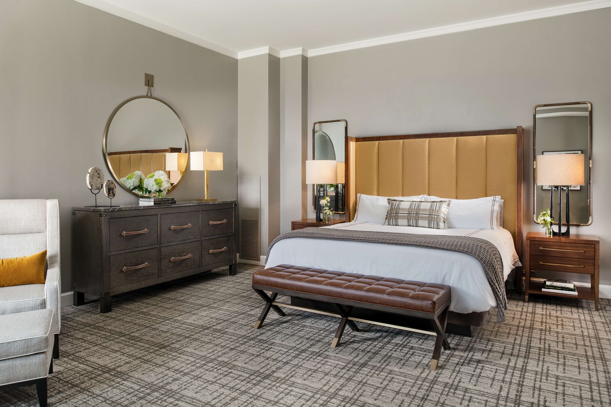 Suite, King Bed, Corner
