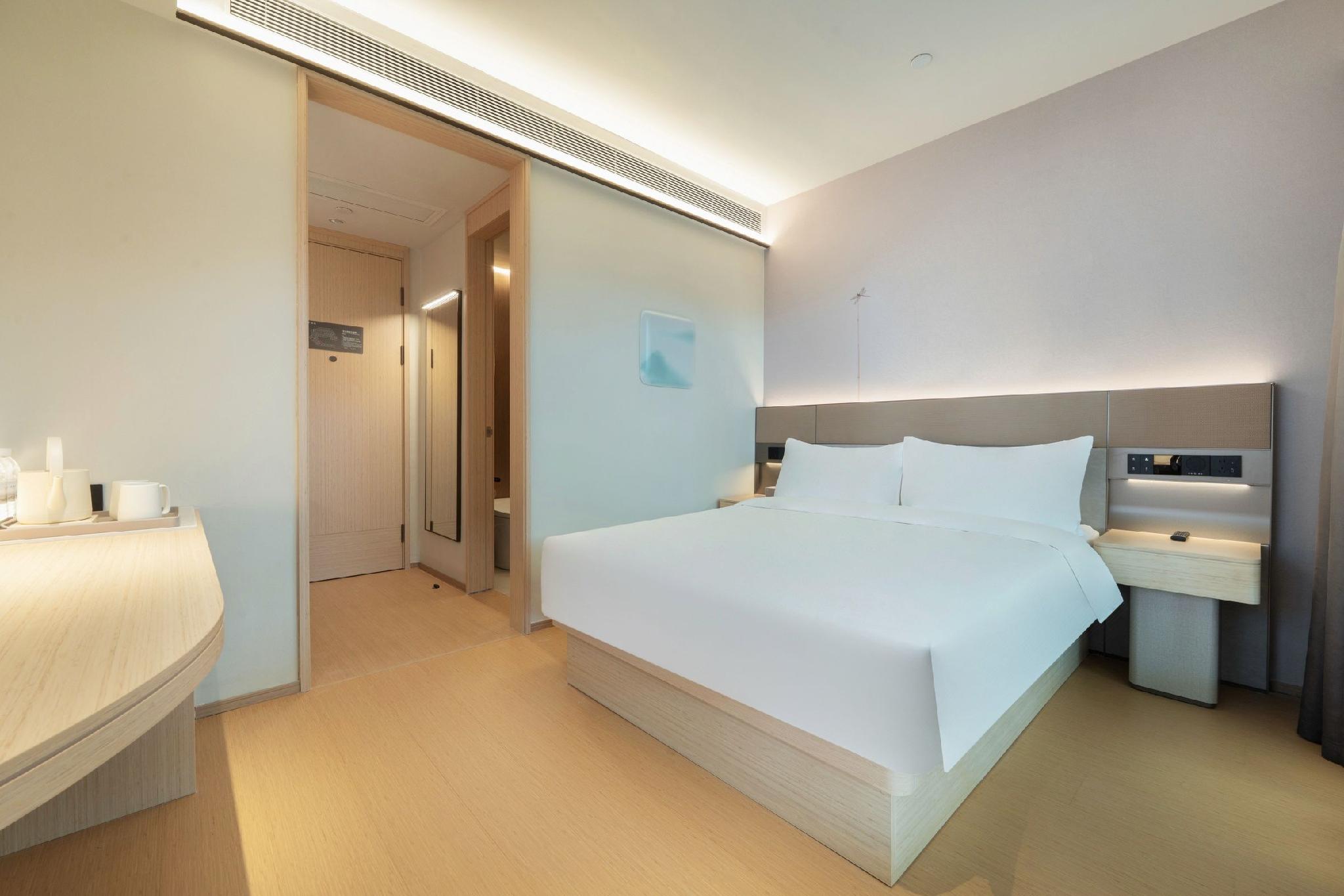 Room, Double Bed, No Window