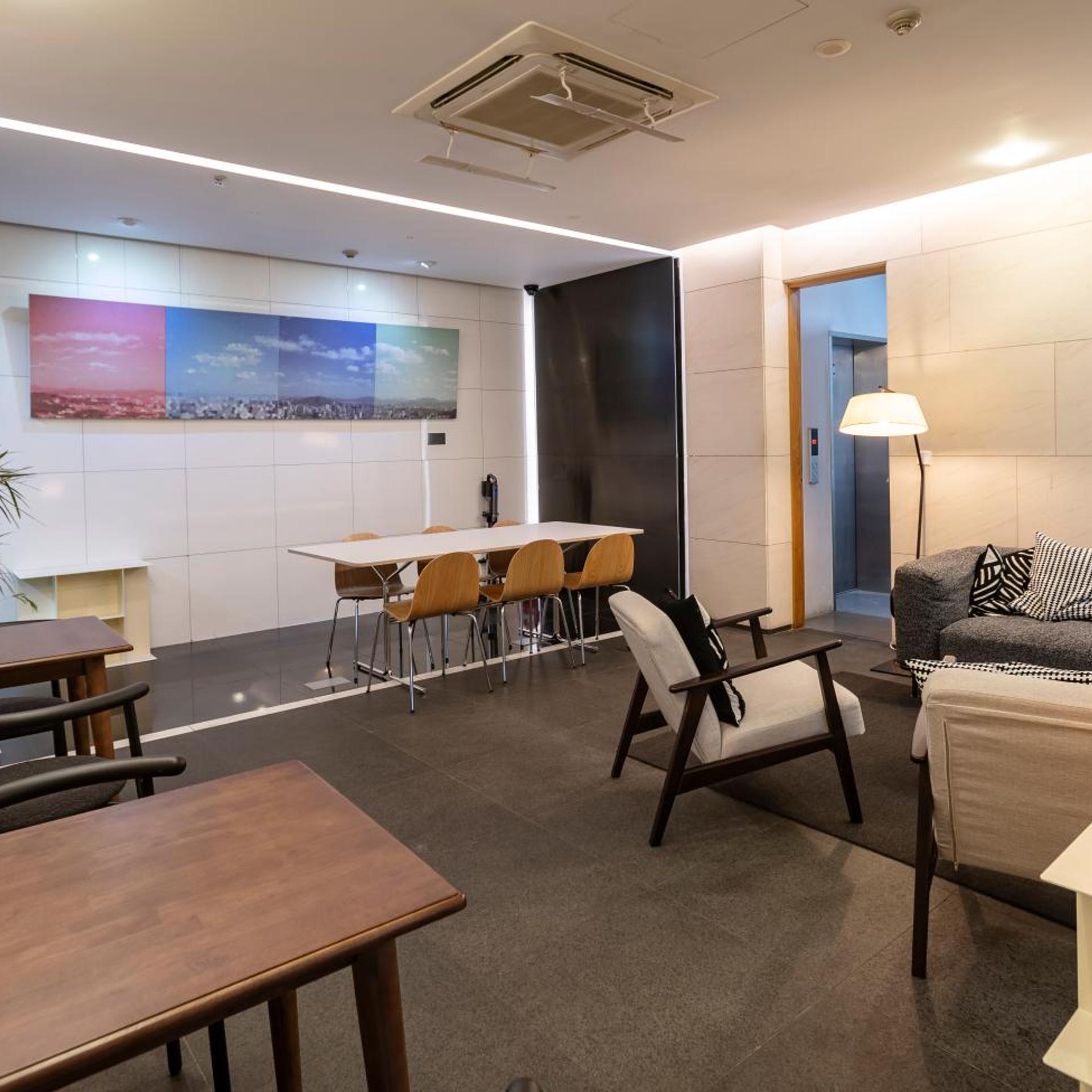 Seoul Hotel ShinShin Myeongong 37/51