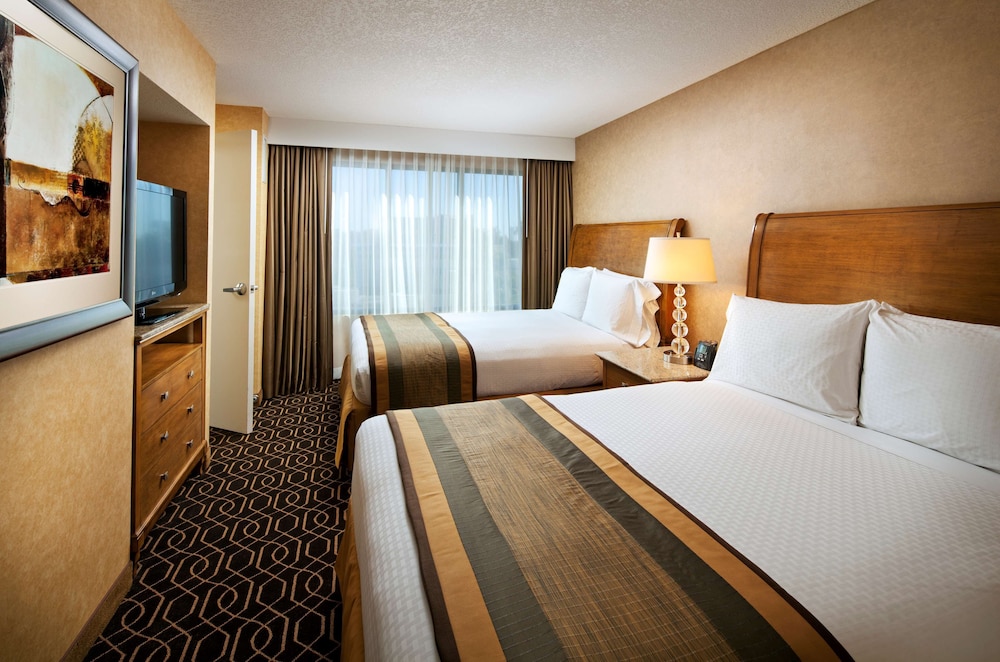 DoubleTree Suites by Hilton Hotel Anaheim Resort - Convention Center 10/56