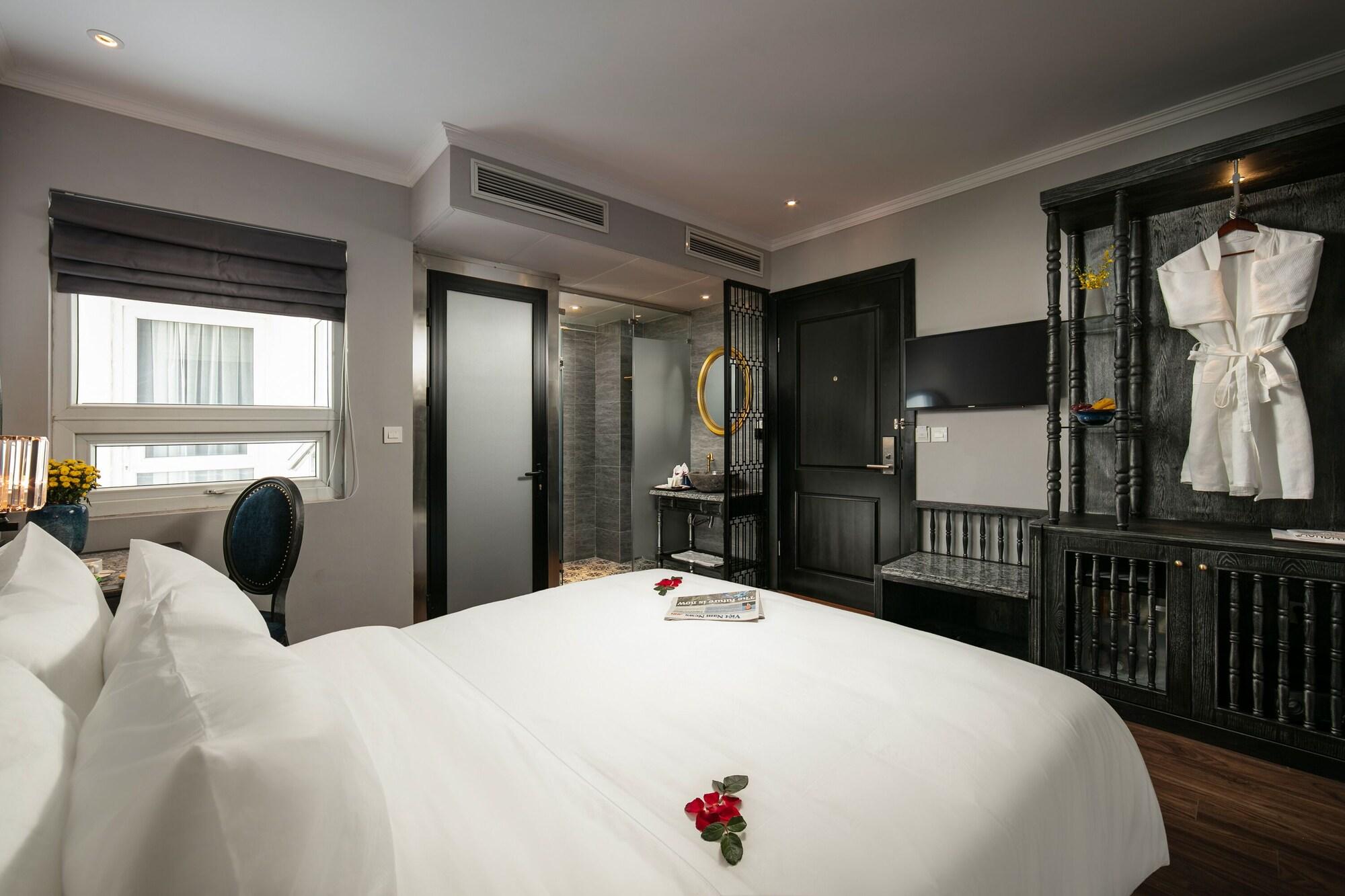 Shining Central Hotel & Spa 8/29