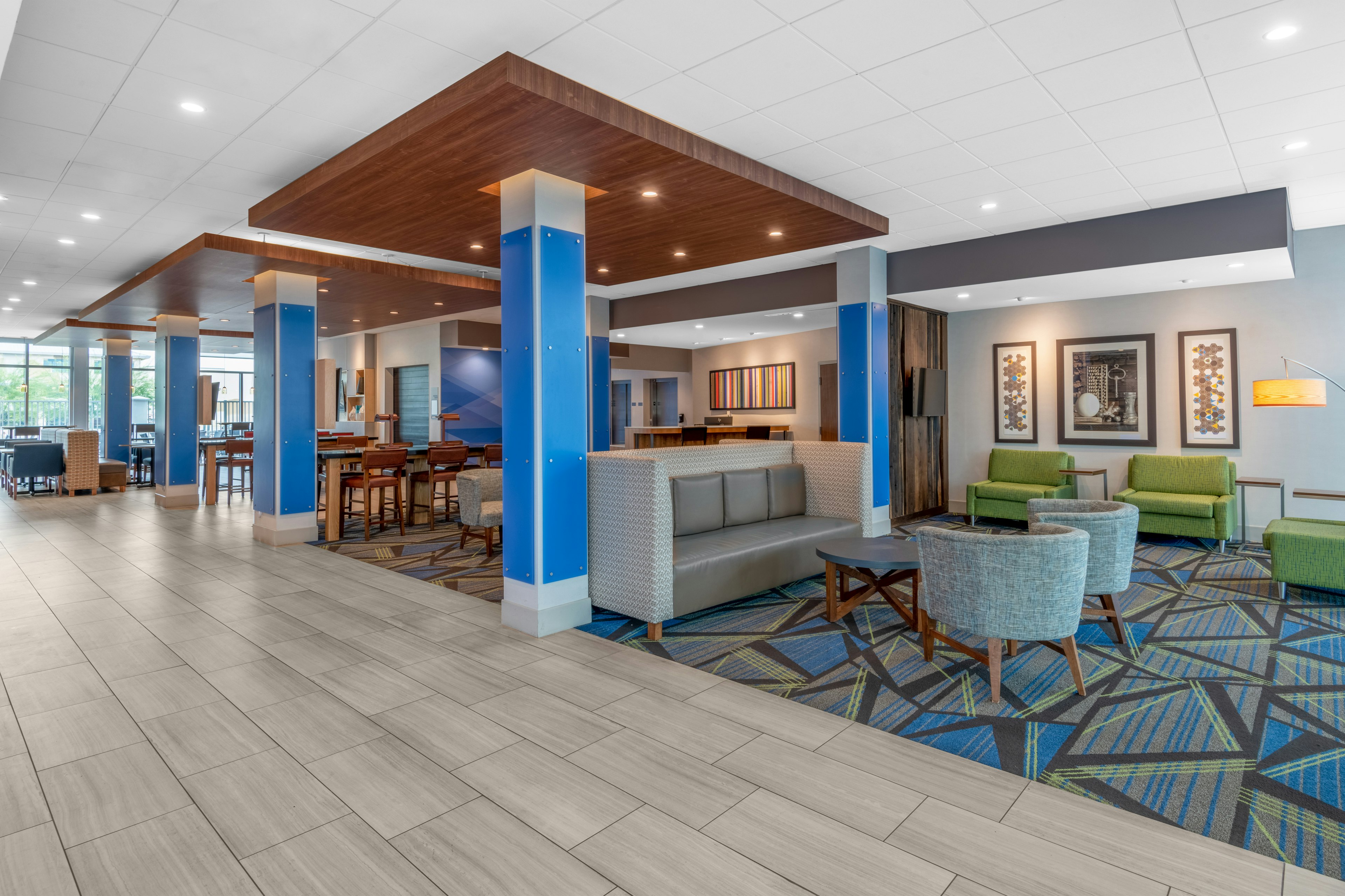 Holiday Inn Express & Suites Phoenix - Airport North 13/71