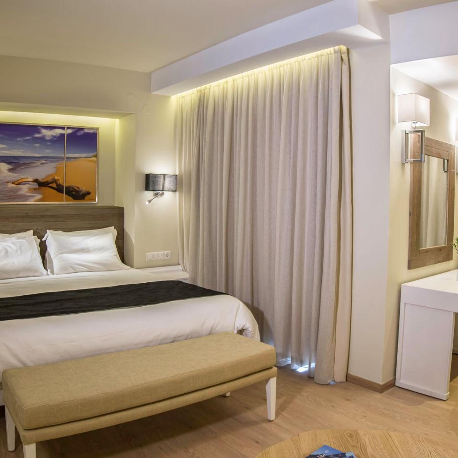 Junior Suite, Lateral Side Sea View