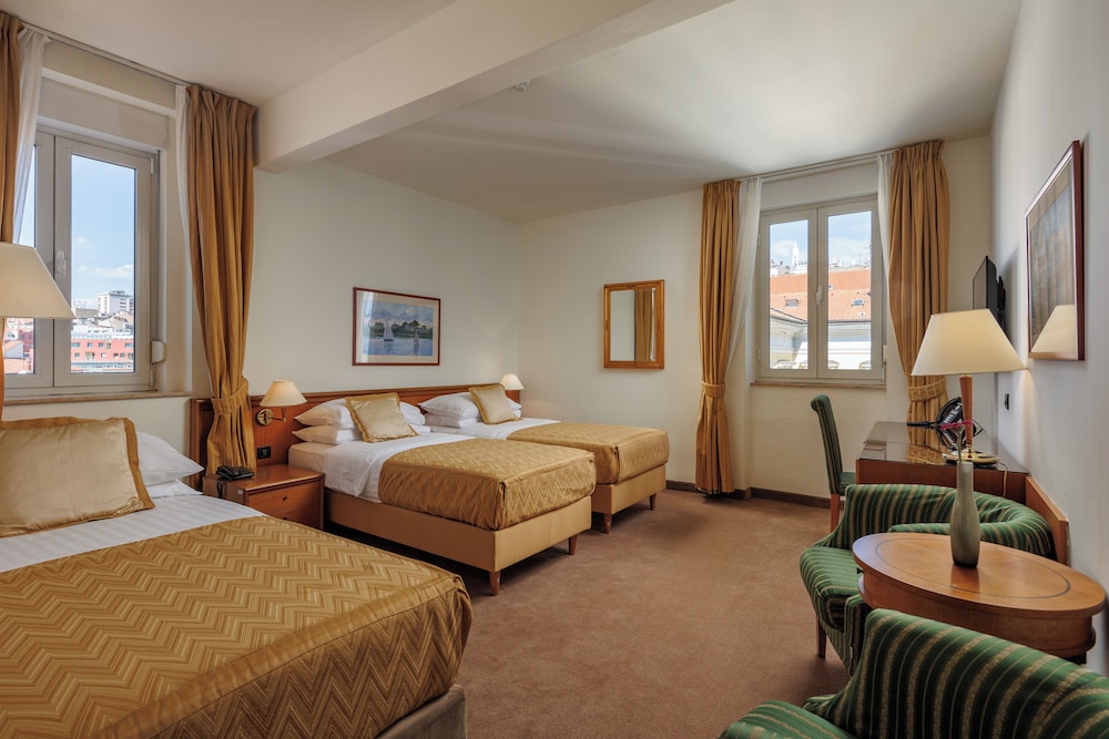 Grand Hotel Bonavia 27/74