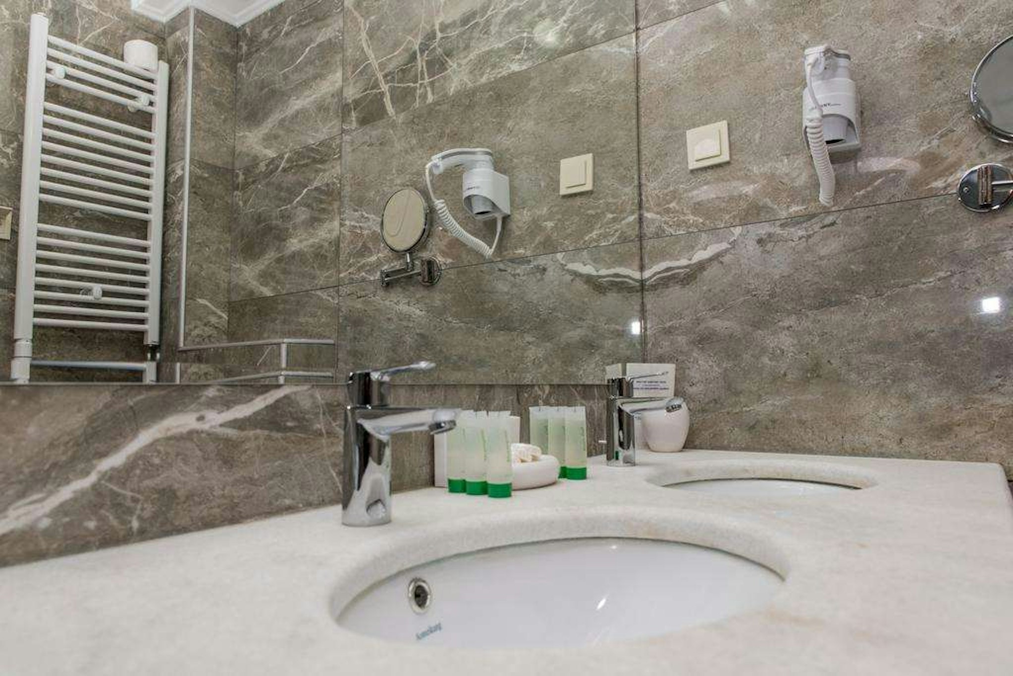 Hotel Crnogorska Kuca 43/45