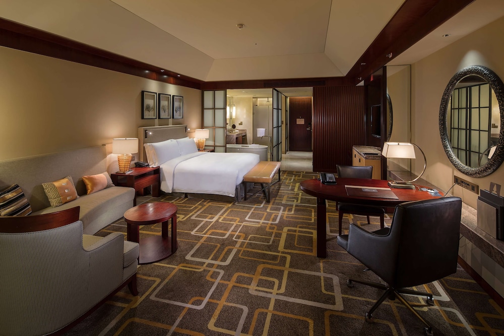 Hilton Qingdao Golden Beach 37/58