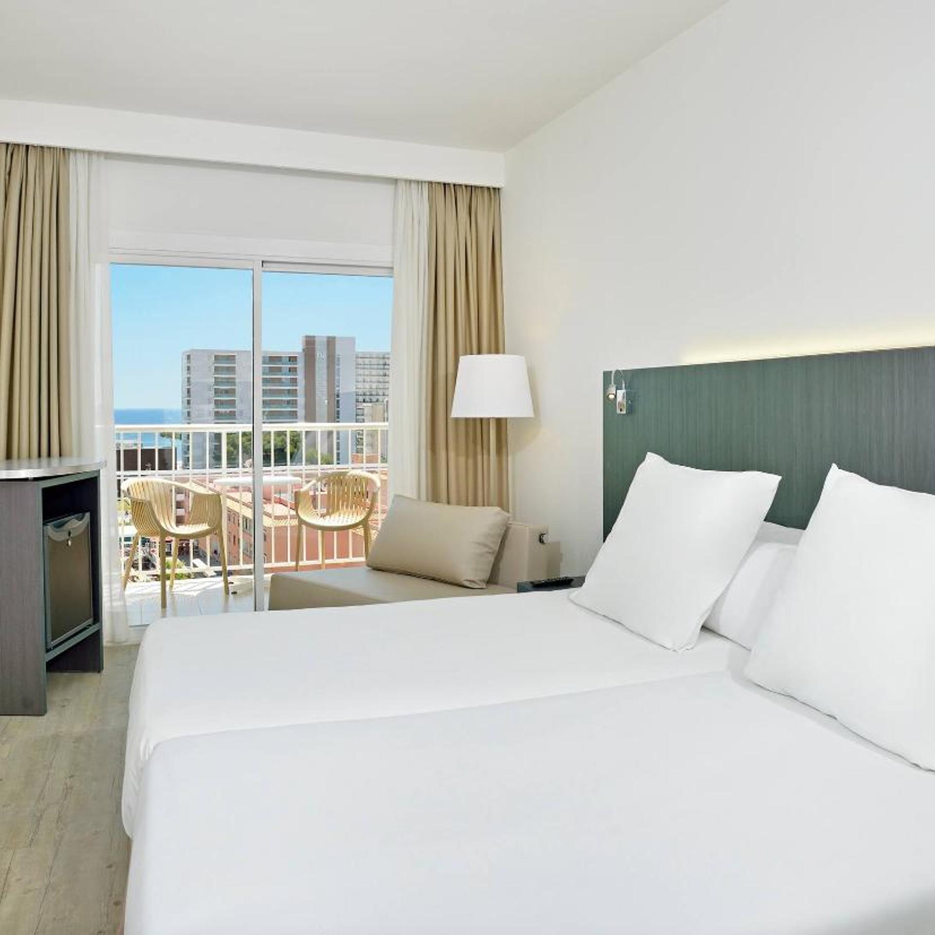 Sol, Single Bed, Pool View