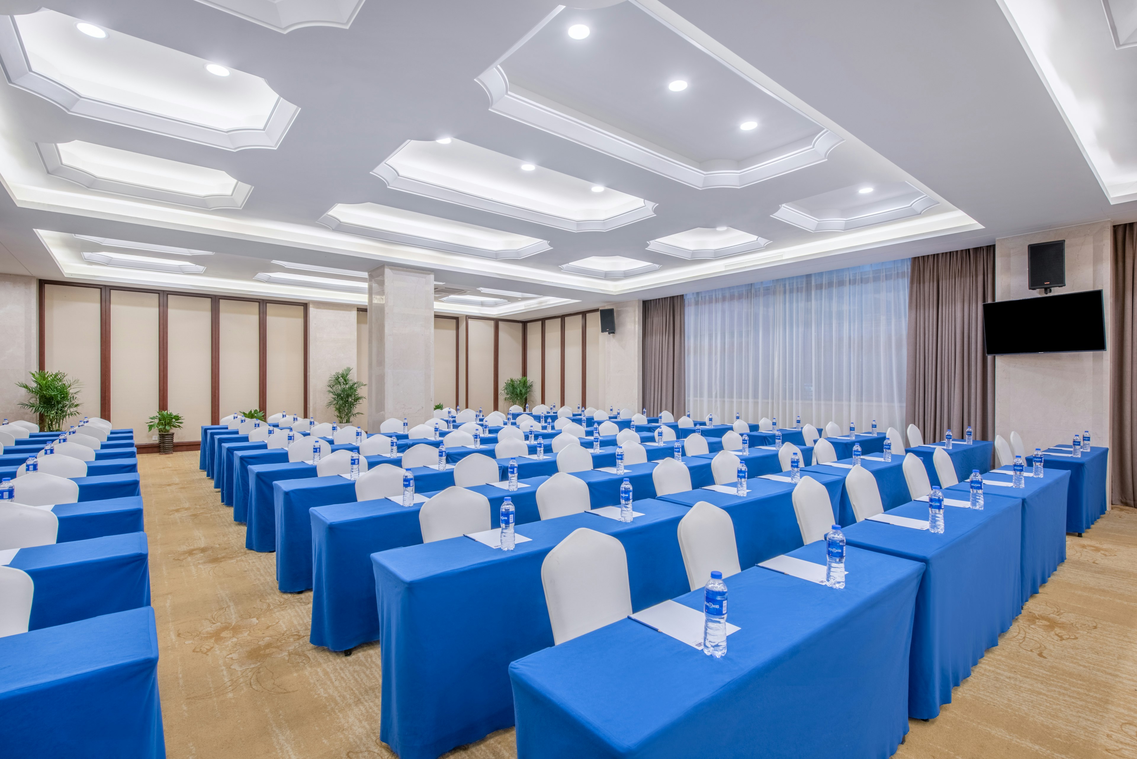 HOLIDAY INN EXPRESS HEFEI DOWNTOWN 69/80