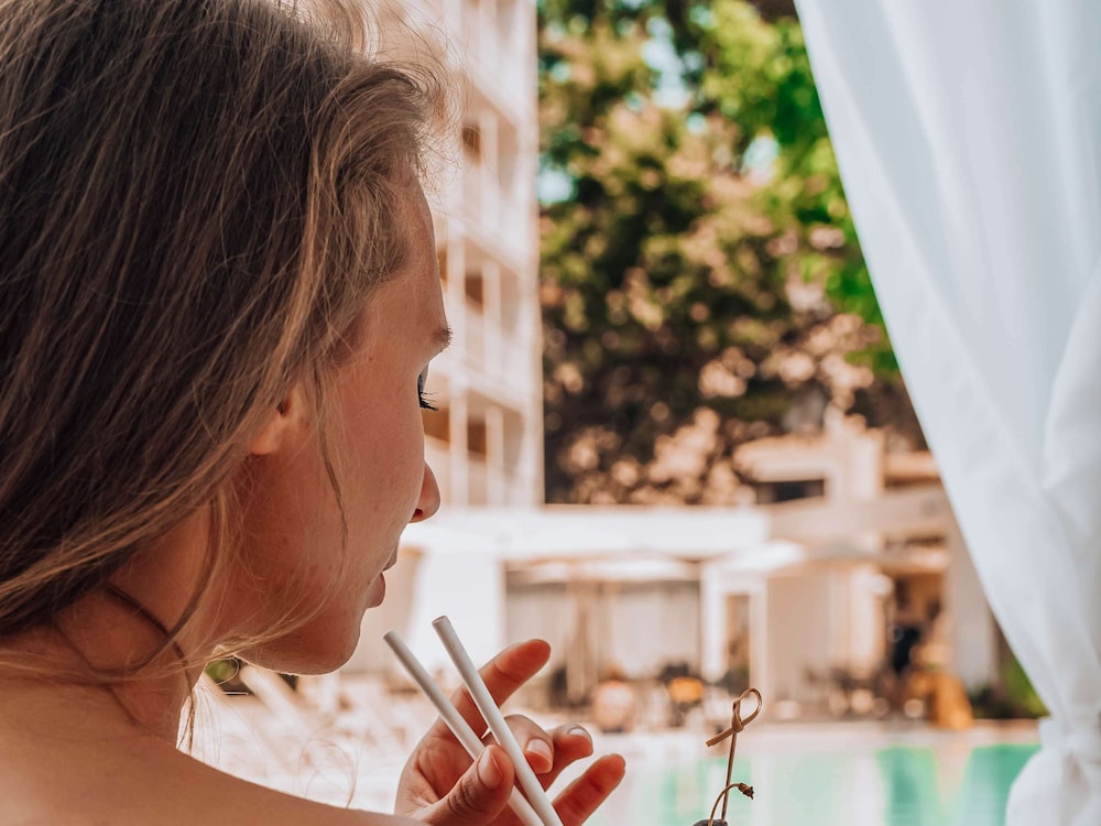 ibis Styles Golden Sands Roomer Hotel 24/45