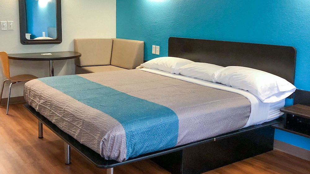 STANDARD, KING BED