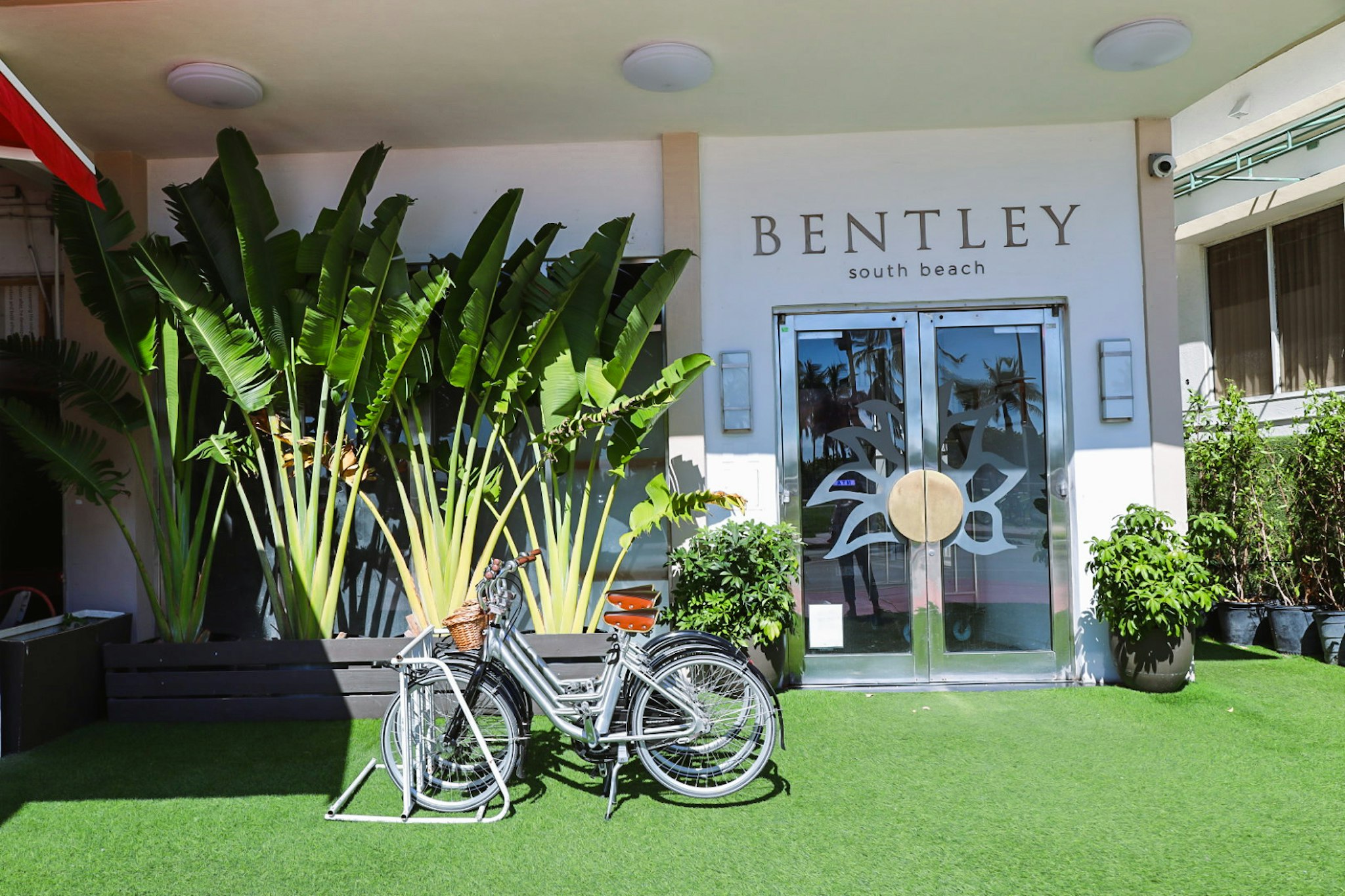 Bentley Hotel South Beach 72/84