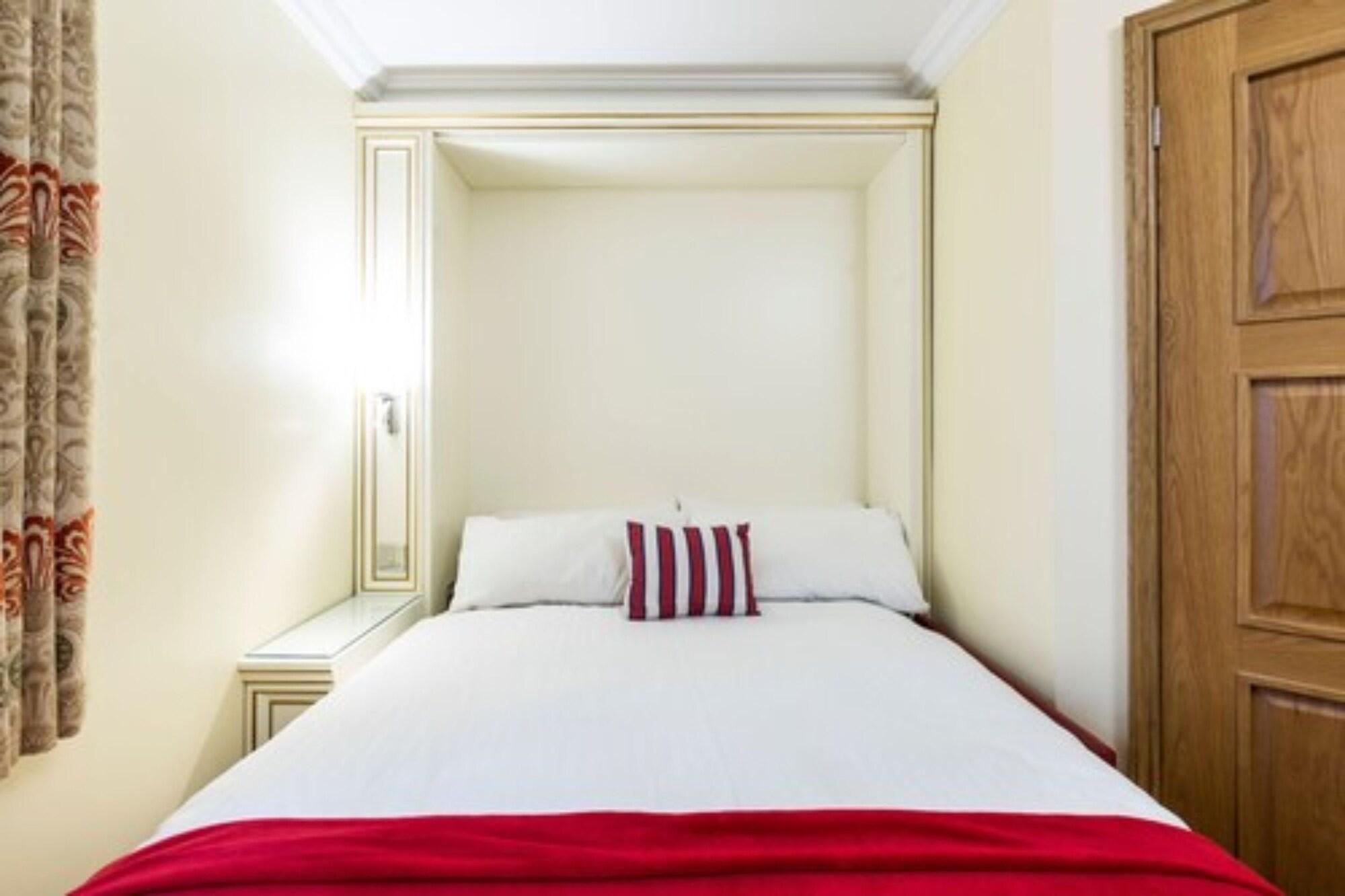 Linton Hotel 17/53
