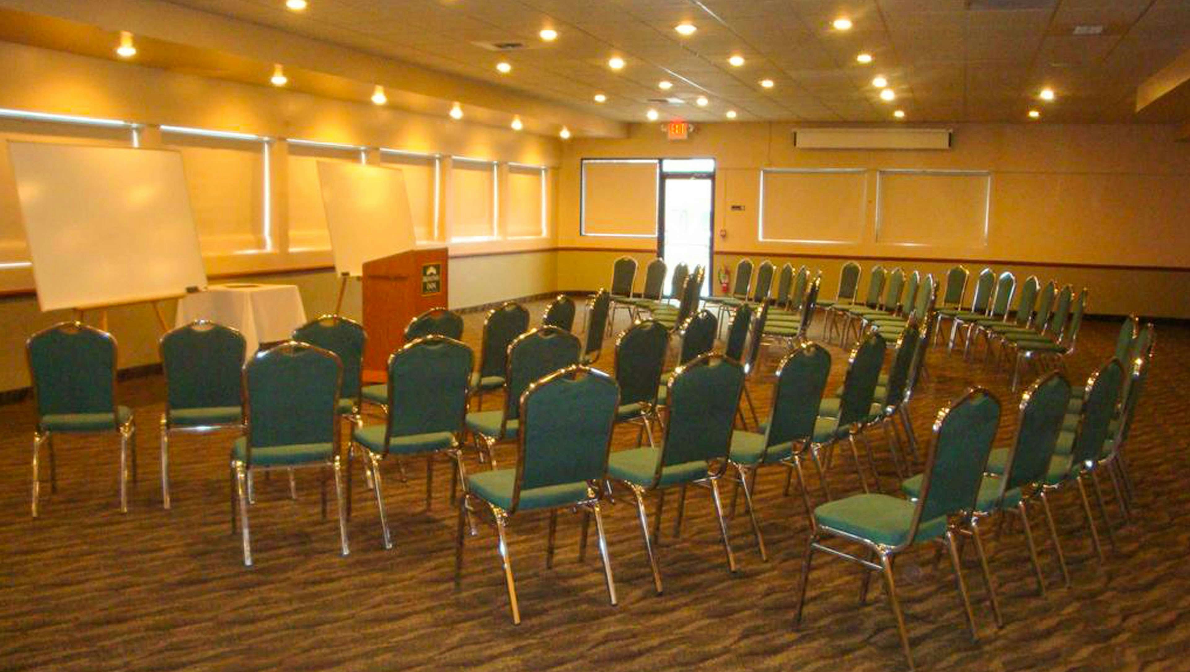 Broadway Inn Conference Center 44/52