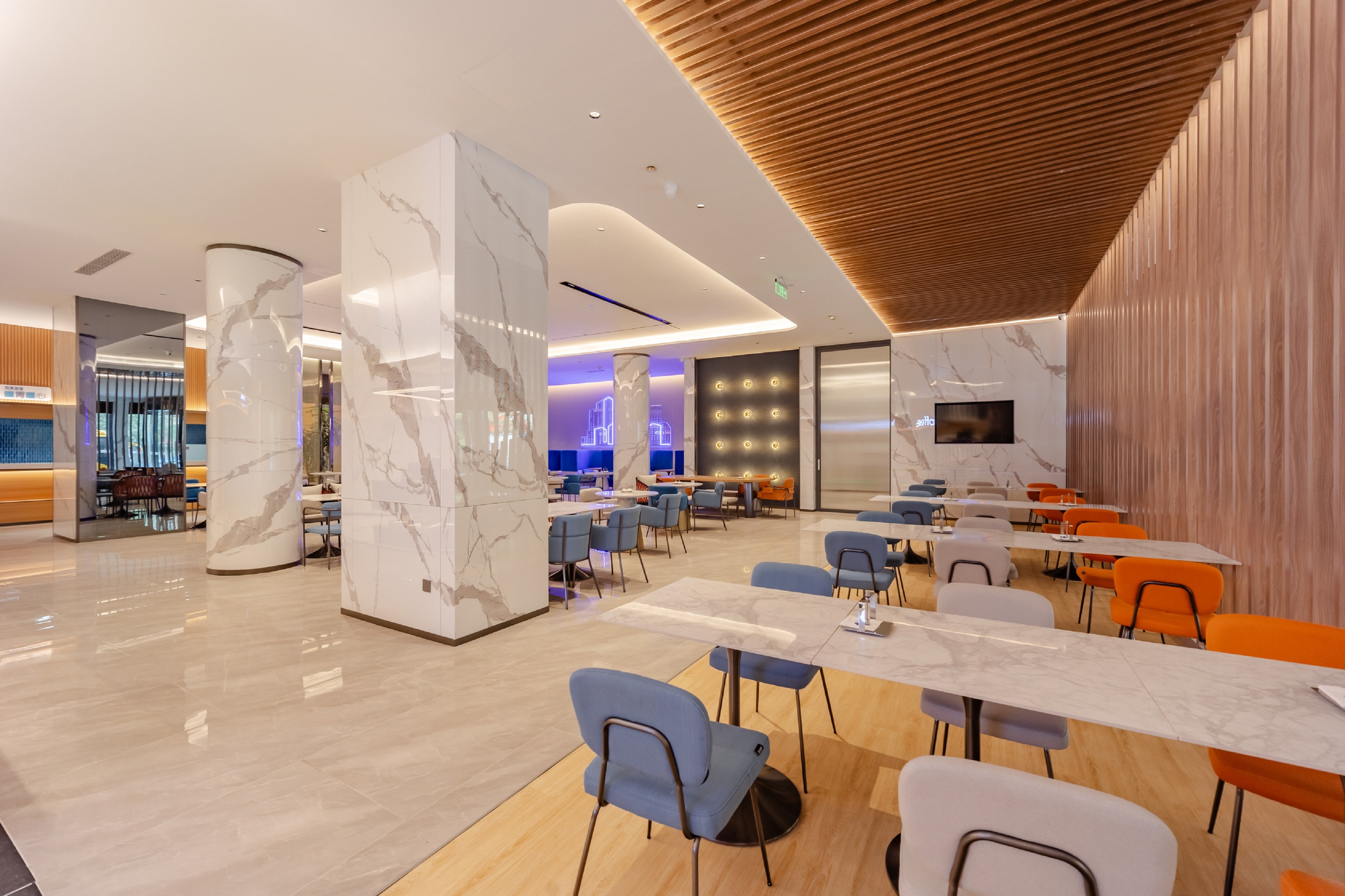 HOLIDAY INN EXPRESS HEFEI DOWNTOWN 56/80