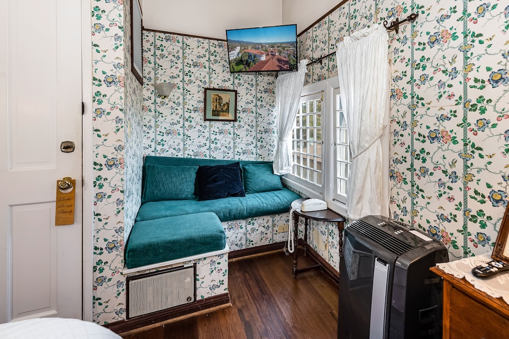 Bath Street Inn 33/50
