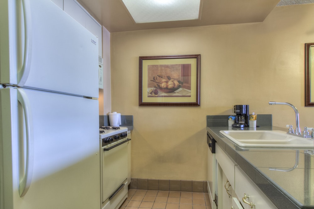 Oceanside Marina Suites 42/43