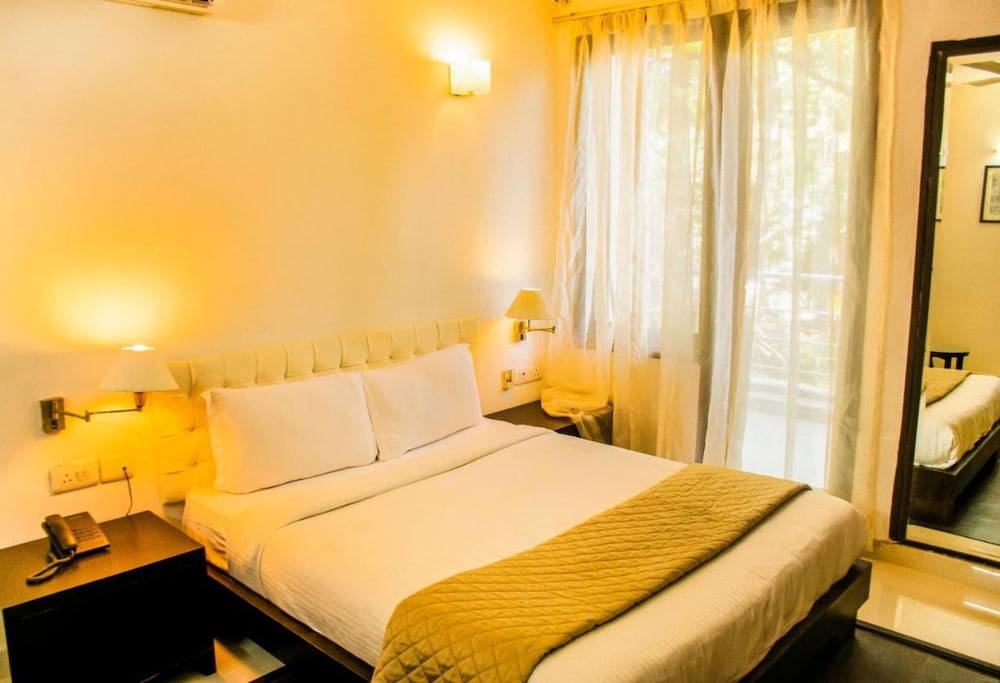 FabHotel Anutham Saket 20/36