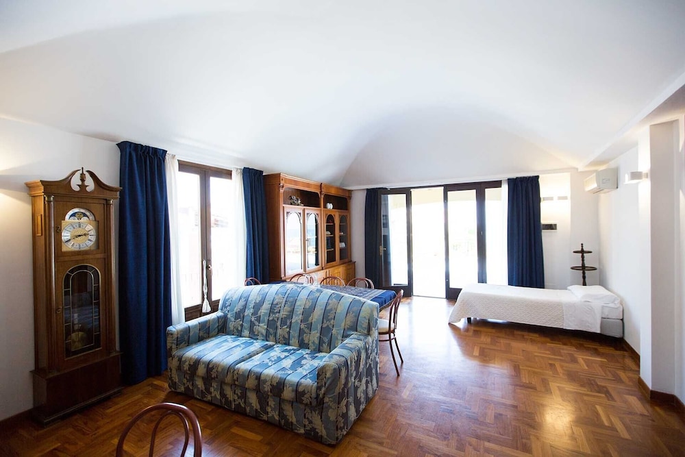 Hotel La Piazzetta 7/50