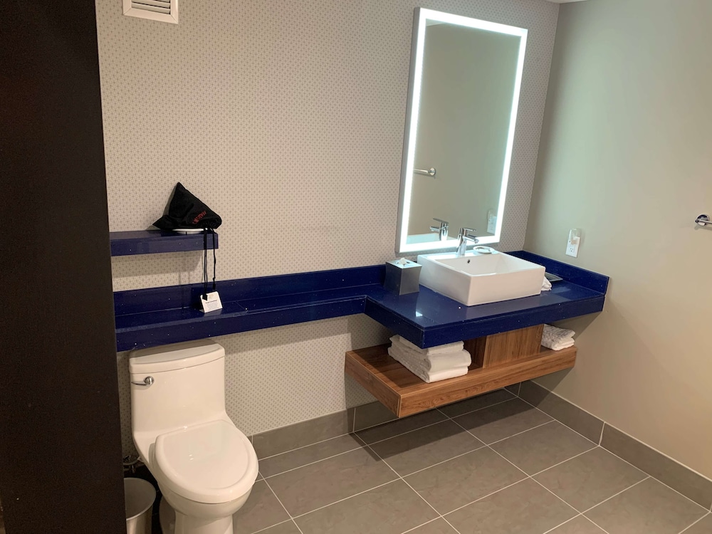 Glo Best Western Tulsa-Catoosa East Route 66 15/29