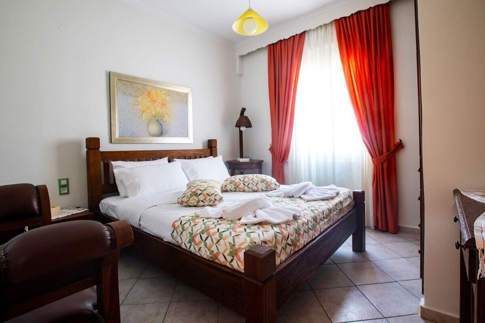 Kastro Hotel 8/50