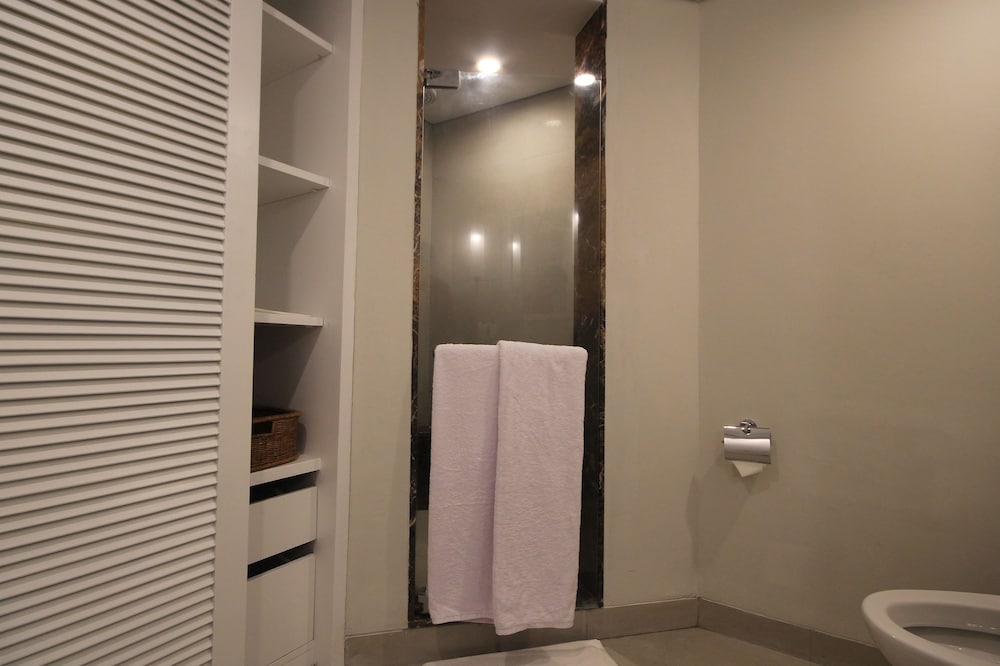 SHL Hotel and Resort 38/77