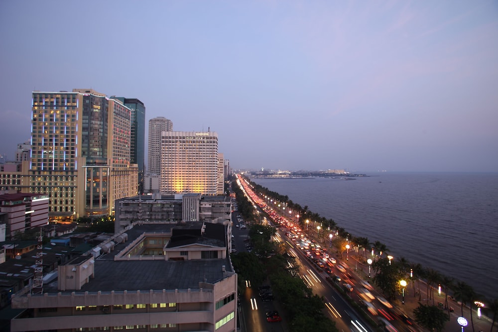 Sunny Bay Suites 2/33